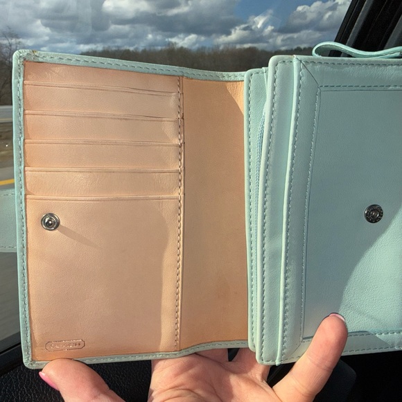 Coach Y2K Mist/Aqua Blue Leather Soho Silver Buckle Wallet *RARE* Excellent HTF! - Picture 14 of 16